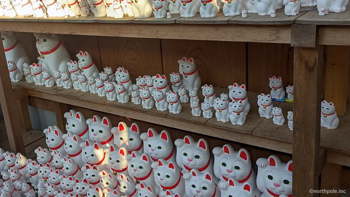 豪徳寺の招き猫(東京都世田谷区)