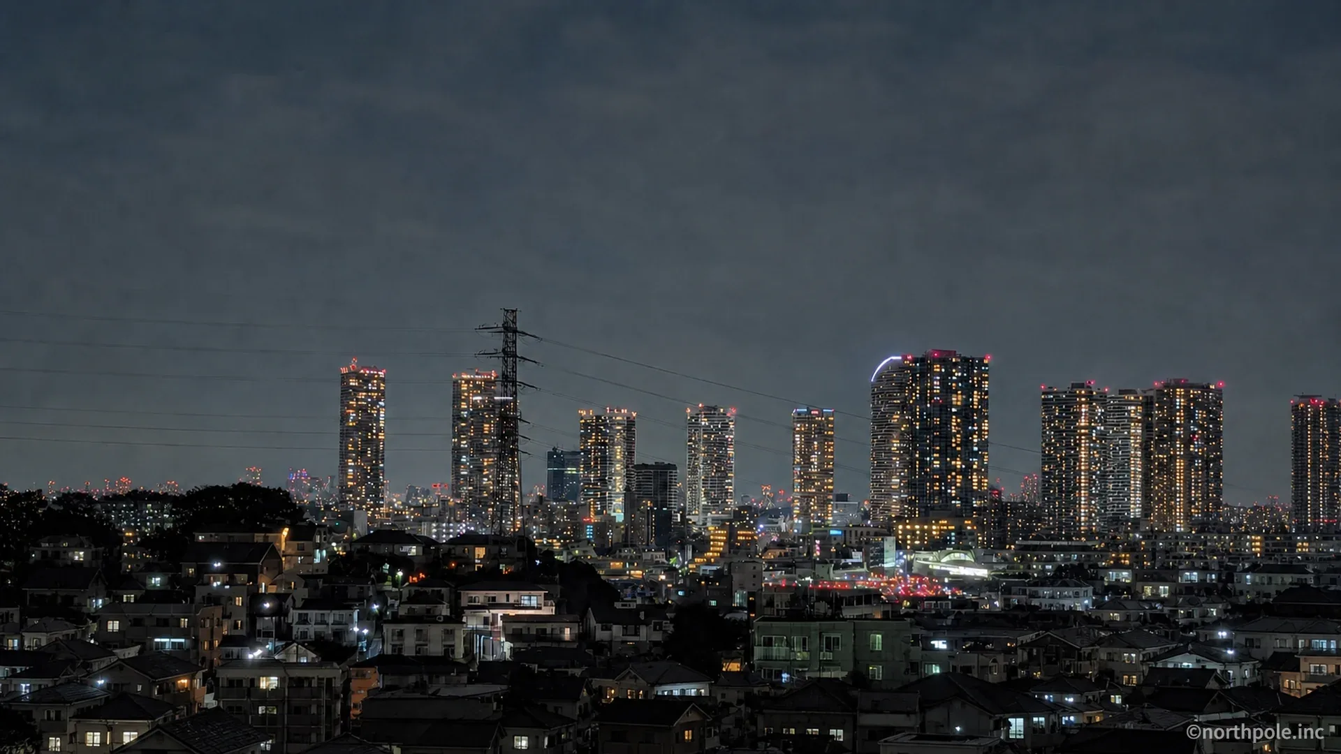 日吉の丘から見た武蔵小杉のタワーマンション群の夜景