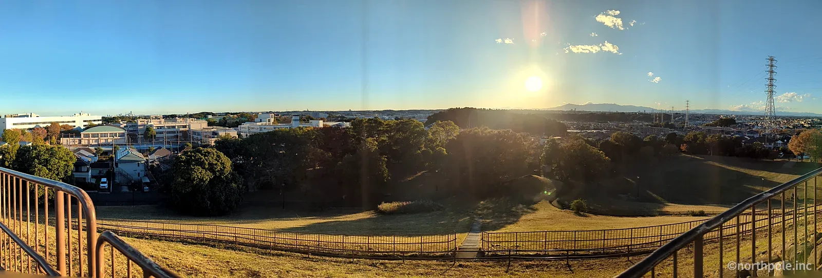 横浜市都筑区の川和富士公園から望む夕景